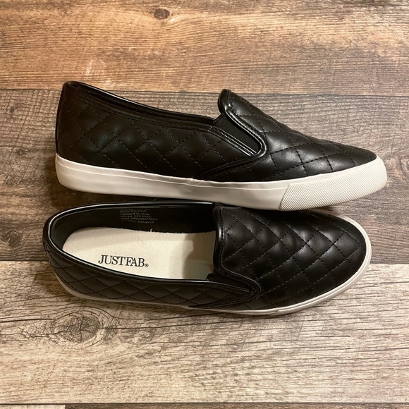 JustFab Ronna Sneaker - Picture 2 of 4